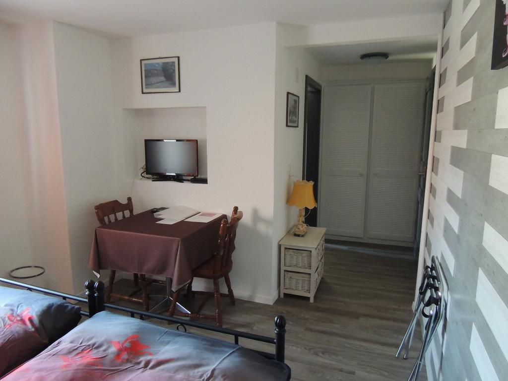 Hotel De La Gare Cousset Quarto foto